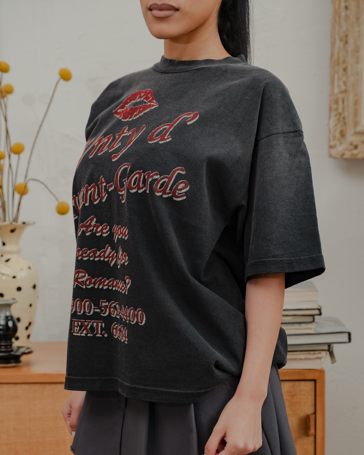 Romance Tee (Vintage Black)